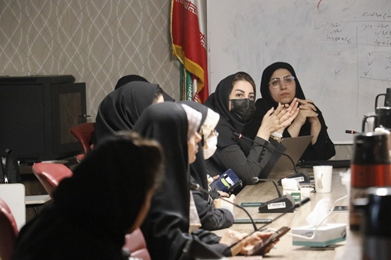 جلسه ژورنال کلاب دکتر آزاده ایرانمنش 