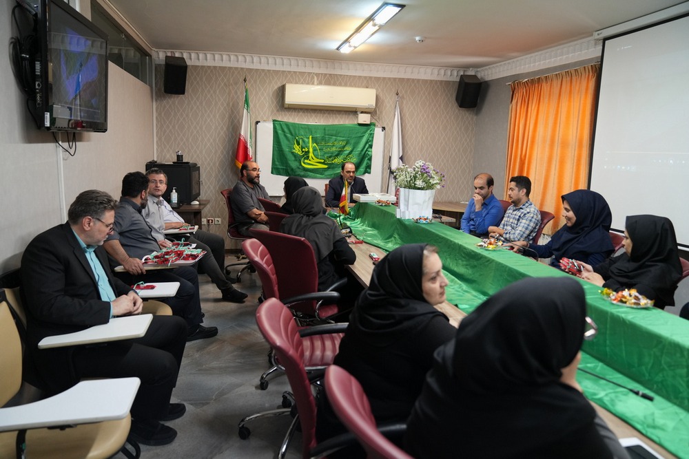 برگزاری نشست هم اندیشی دکتر محمدحسین آیتی، رئیس دانشکده طب ایرانی با کارمندان دانشکده