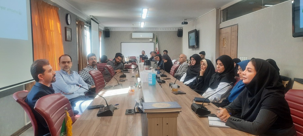 برگزاری جلسه ژورنال کلاب به زبان انگلیسی با موضوع بررسی اثرات ضد تشنجی و ضد اضطرابی اسانس برگ ریحان و استراگل در دانشکده طب ایرانی