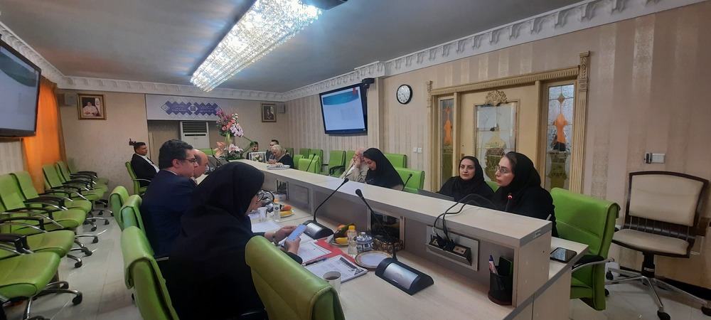 جلسه دفاع نهایی دکتر ندا اروجی، دستیار دکتری تخصصی داروسازی سنتی دانشکده طب ایرانی برگزار شد