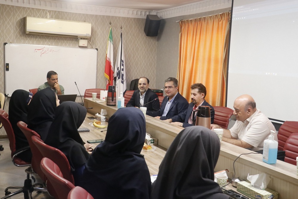 جلسه دفاعیه دکتر حامد آهن سازان، اولین فارغ التحصیل دوره دکترای تخصصی تاریخ پزشکی در دانشکده طب ایرانی 